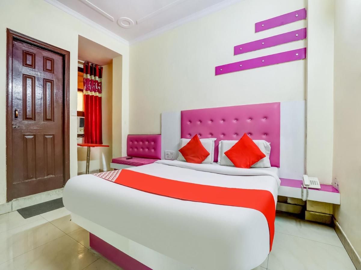 Oyo 75948 Hotel Tushar Continental นิวเดลี ภายนอก รูปภาพ