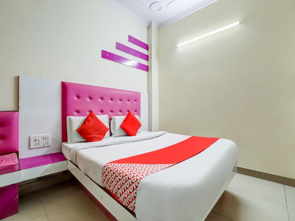Oyo 75948 Hotel Tushar Continental นิวเดลี ภายนอก รูปภาพ