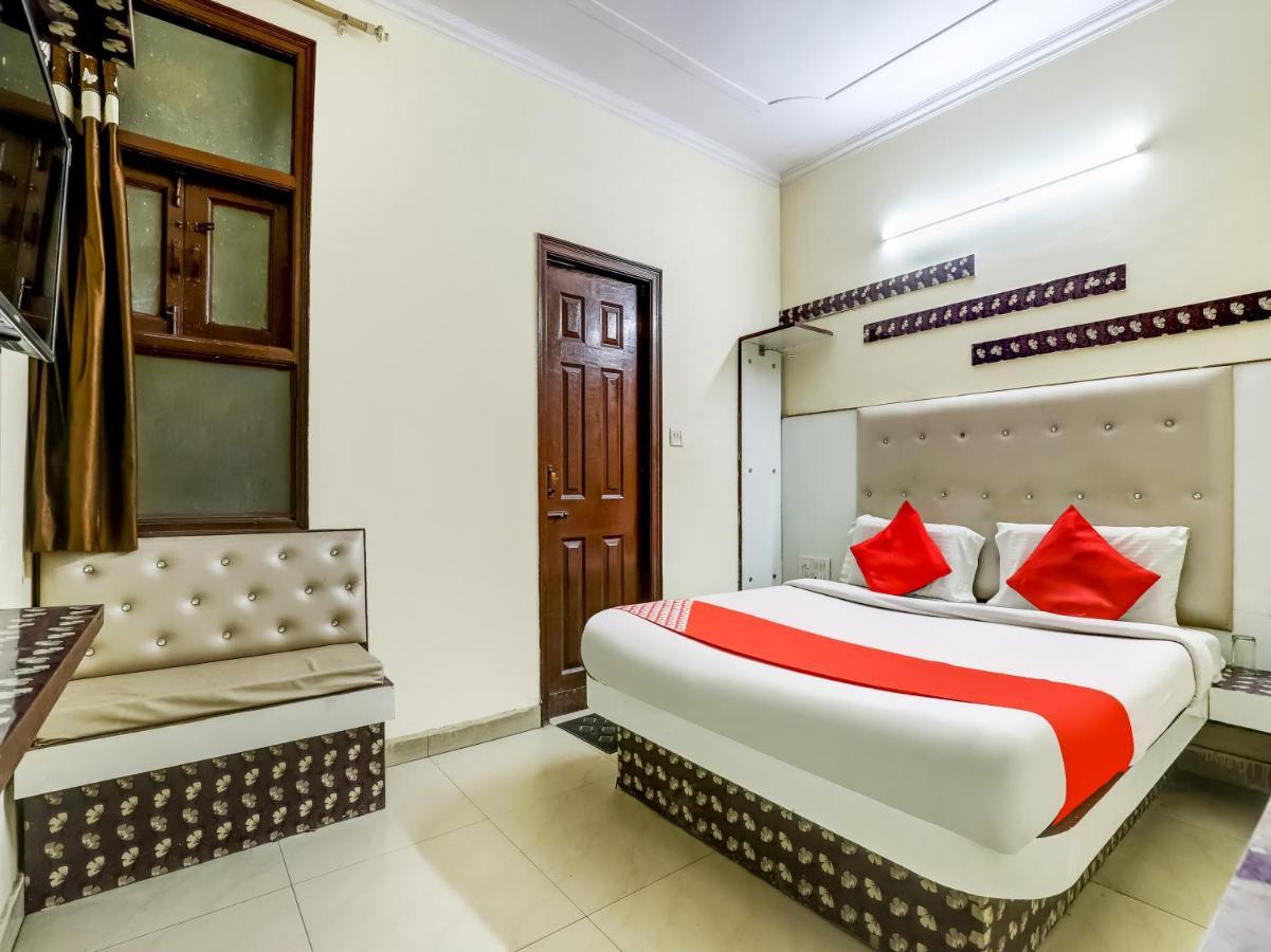 Oyo 75948 Hotel Tushar Continental นิวเดลี ภายนอก รูปภาพ