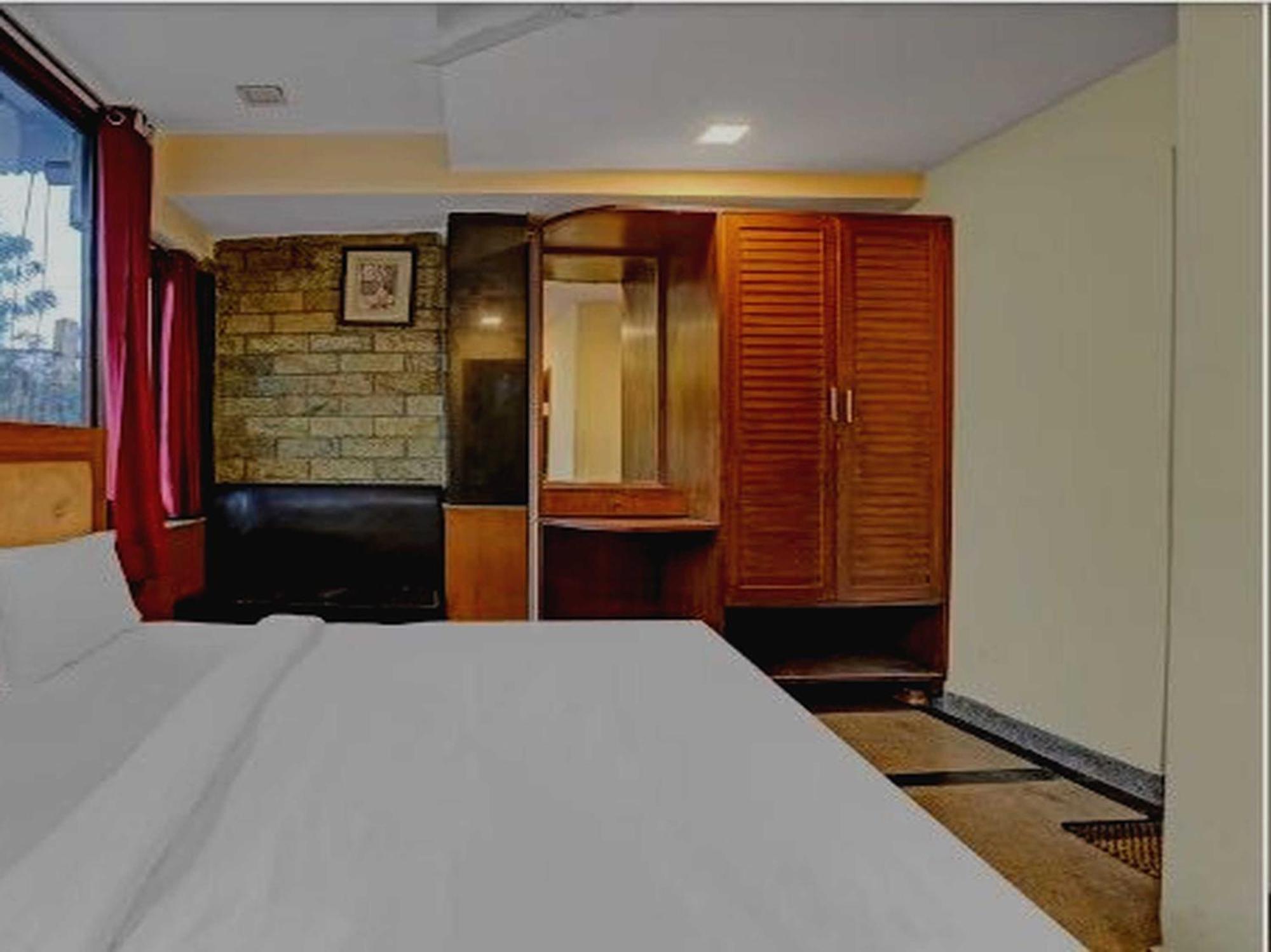 Oyo 75948 Hotel Tushar Continental นิวเดลี ภายนอก รูปภาพ