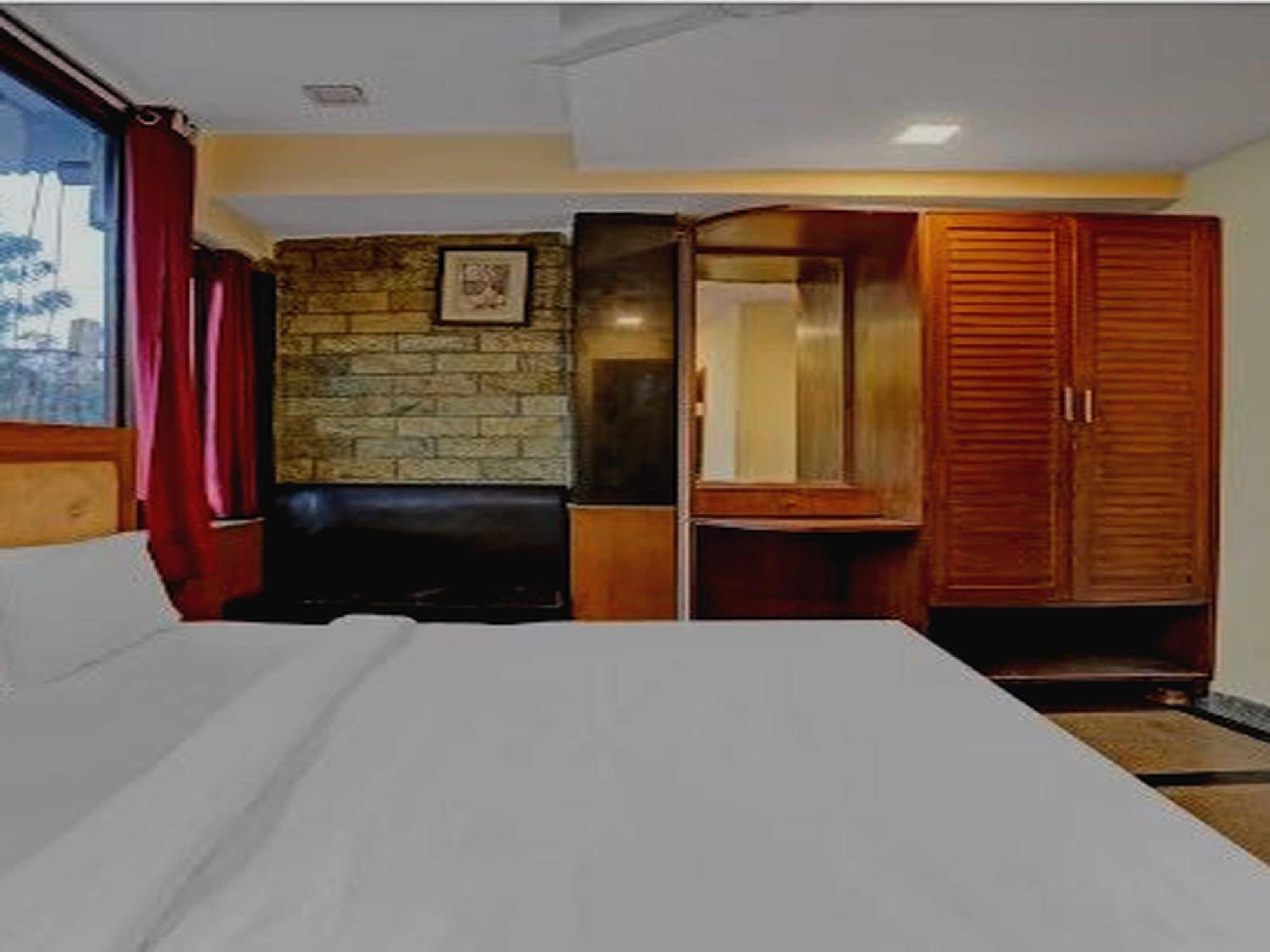 Oyo 75948 Hotel Tushar Continental นิวเดลี ภายนอก รูปภาพ